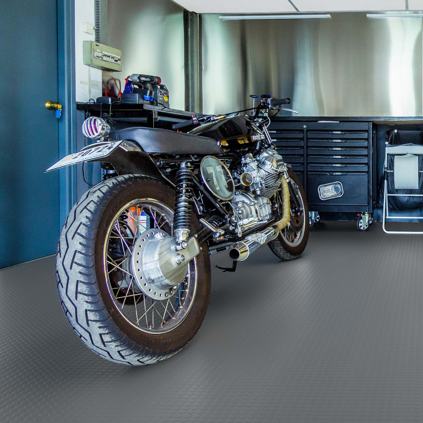 C-inetpub-vhosts-anrotrade-de-httpdocs-fotojtl-TNOGRA_30-jpg TPE Gummimatten Meterware Flachnoppen Grau Bodenbelag Gummiläufer 3mm -100 cm Rollenware