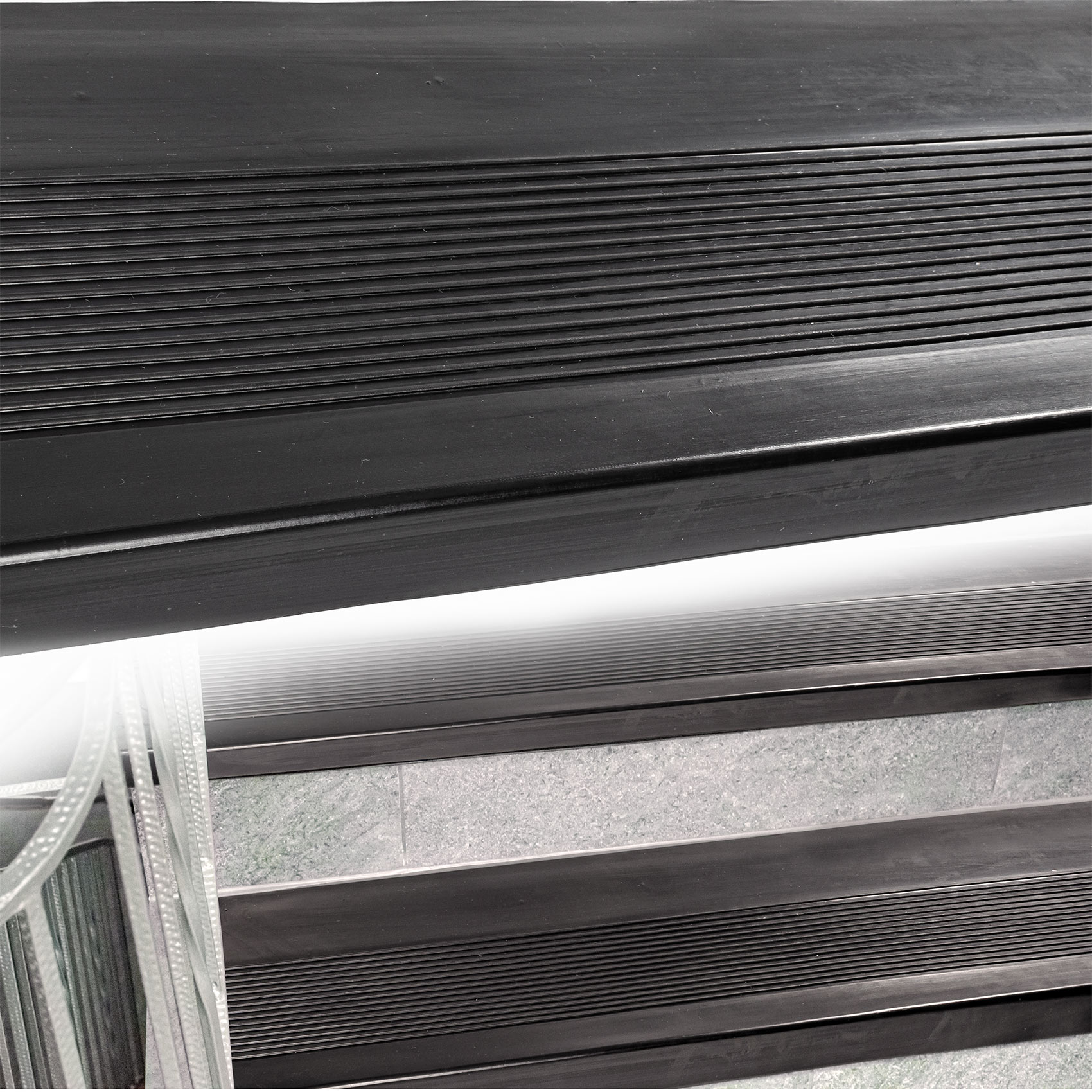 Gummi Stufenmatte mit Kantenschutz Feinriefen Gummimatte Treppenstufen Trittschutz